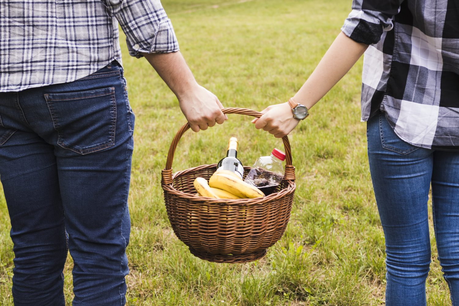 Event, Lager & Seminare » 2026-07-05-GOTTESDIENST unter den Maulbeerbäumen, mit Segnung und Abendmahl, anschliessend Picknick